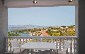 Gorgeous Apartment In Supetar-Splitska